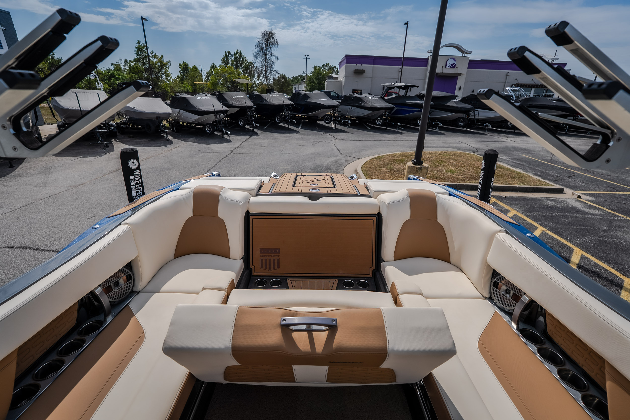 2021 MasterCraft X24 - Image 35