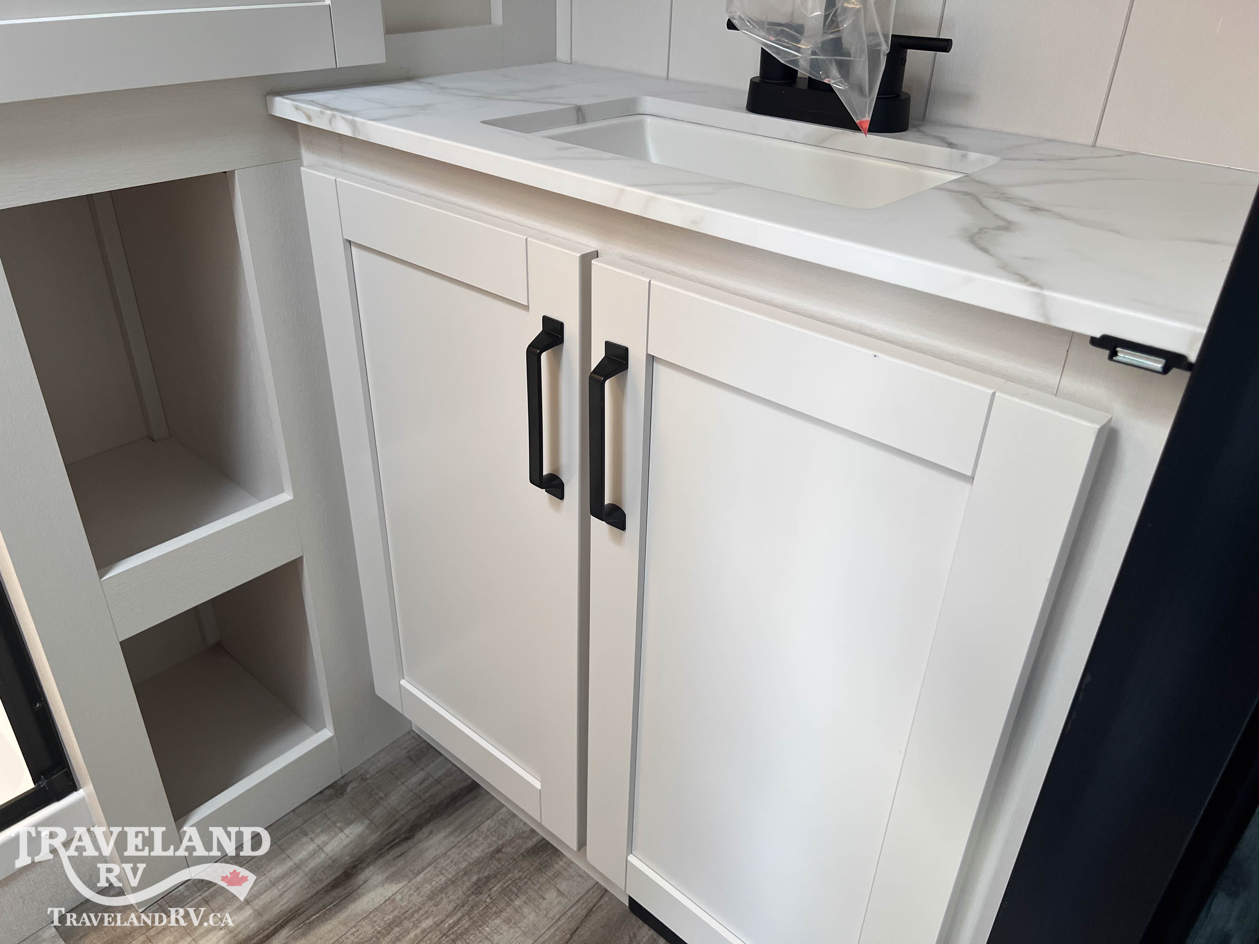 2027 Highland Ridge Roamer Light Duty 28DBSS - Image 28