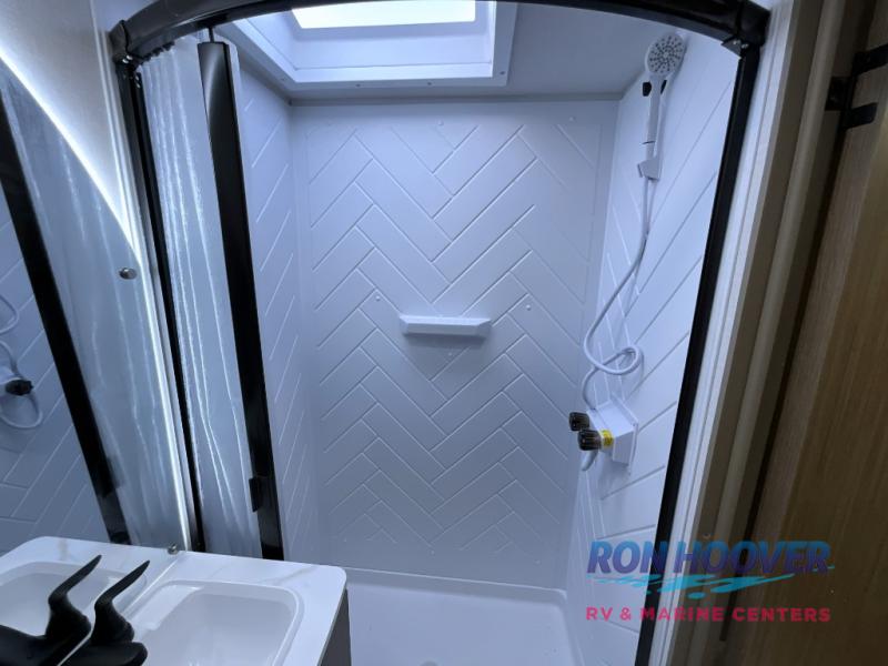 2027 FOREST RIVER 28VBXL - Image 33