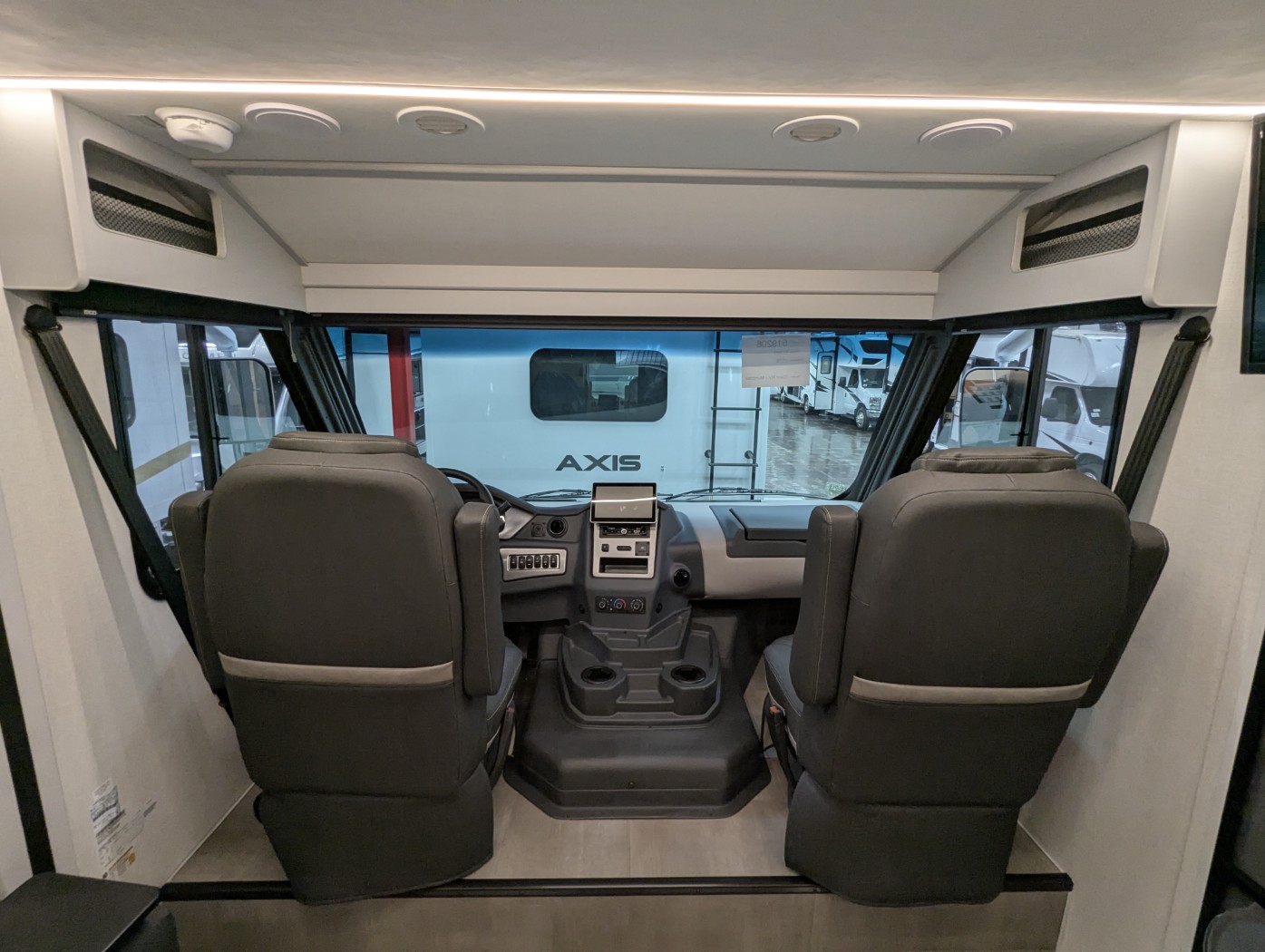 2026 Coachmen Euro 25TB - Image 9
