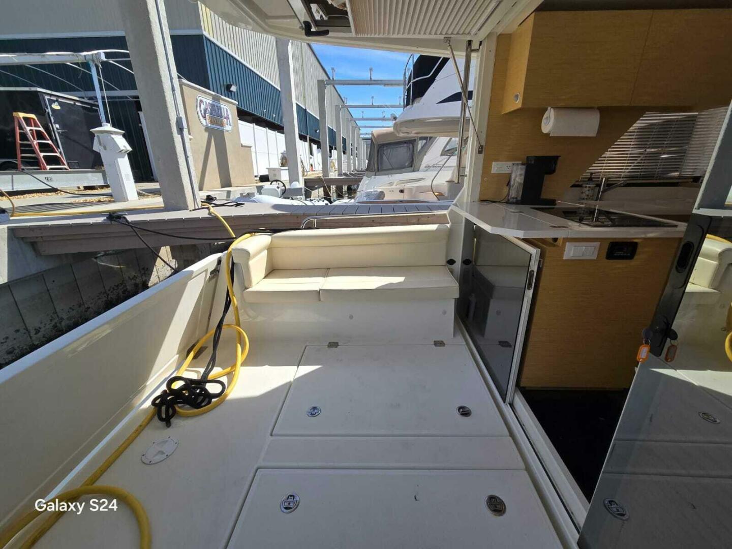 2020 Greenline 39 E-Drive - Image 11