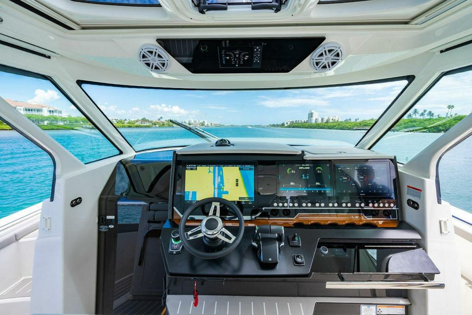 2025 Tiara Yachts 48 LS - Image 34
