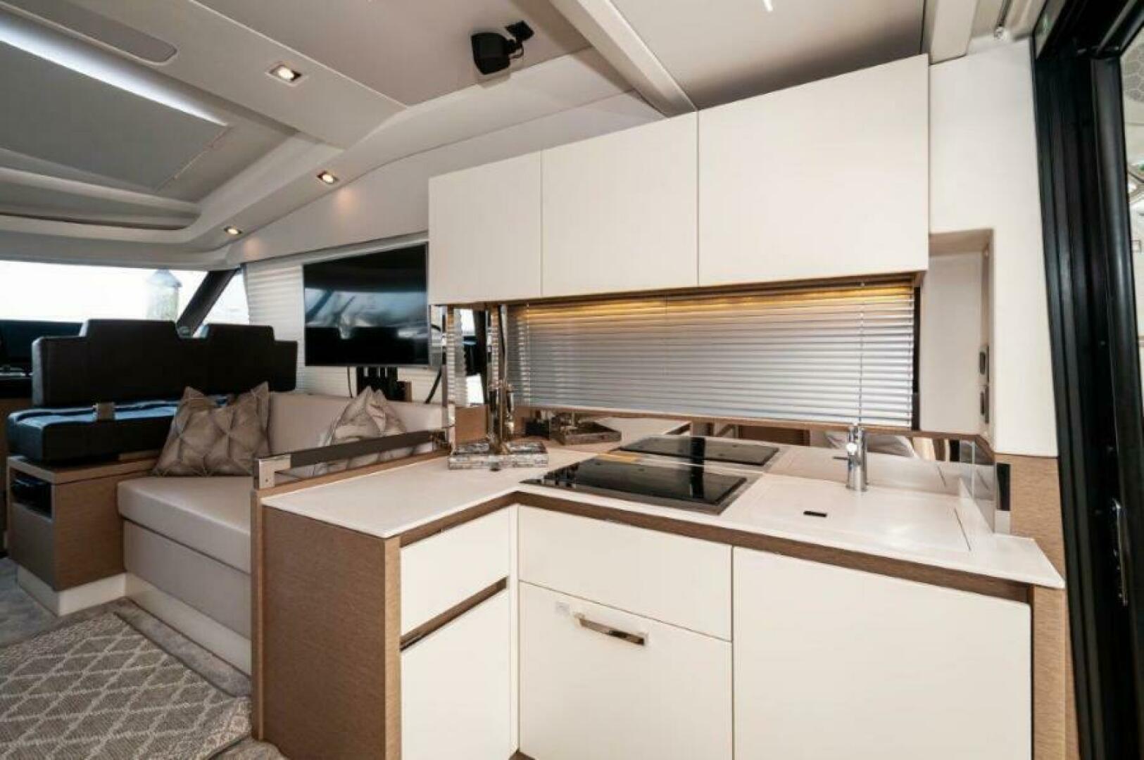 2018 Prestige 460 - Image 15