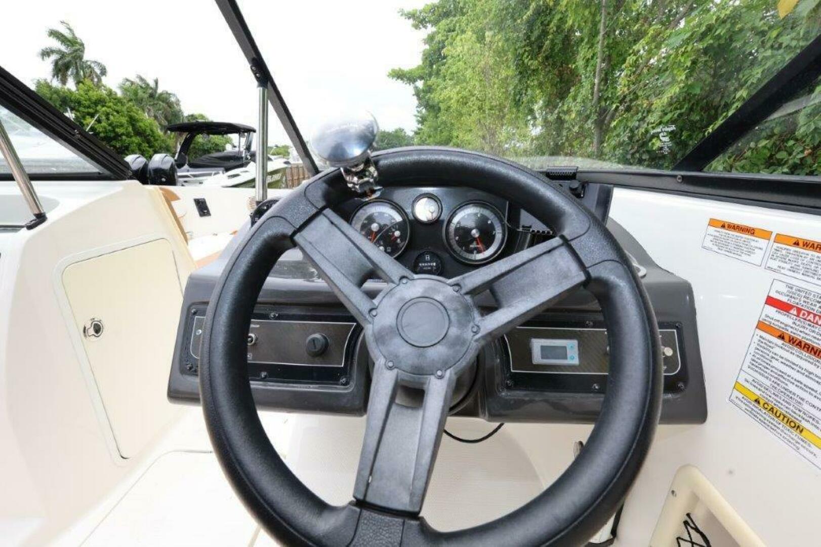 2019 Bayliner VR5 Bowrider OB - Image 8
