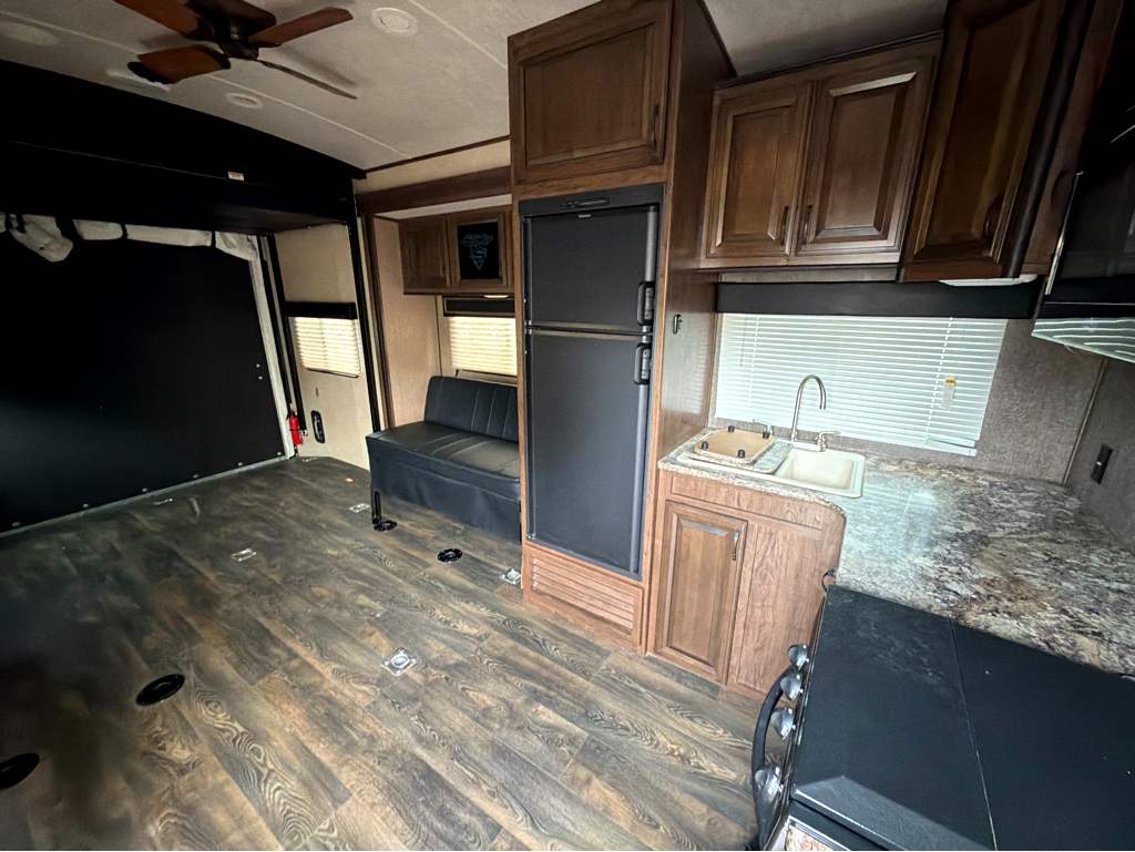 2016 HEARTLAND STRYKER 3316 - Image 6