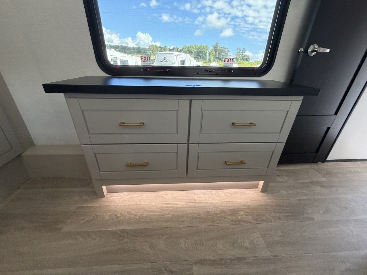 2027 JAYCO NORTH POINT 391TBBH - Image 58