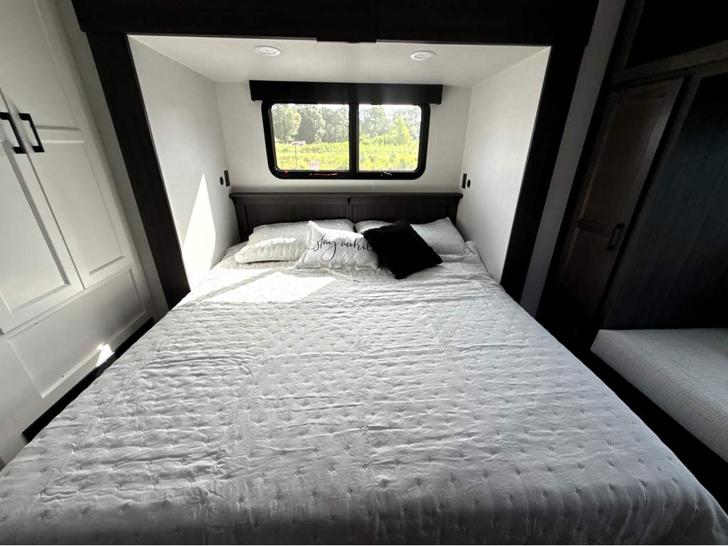 2027 VENTURE RV SPORTTREK 336VRK - Image 25