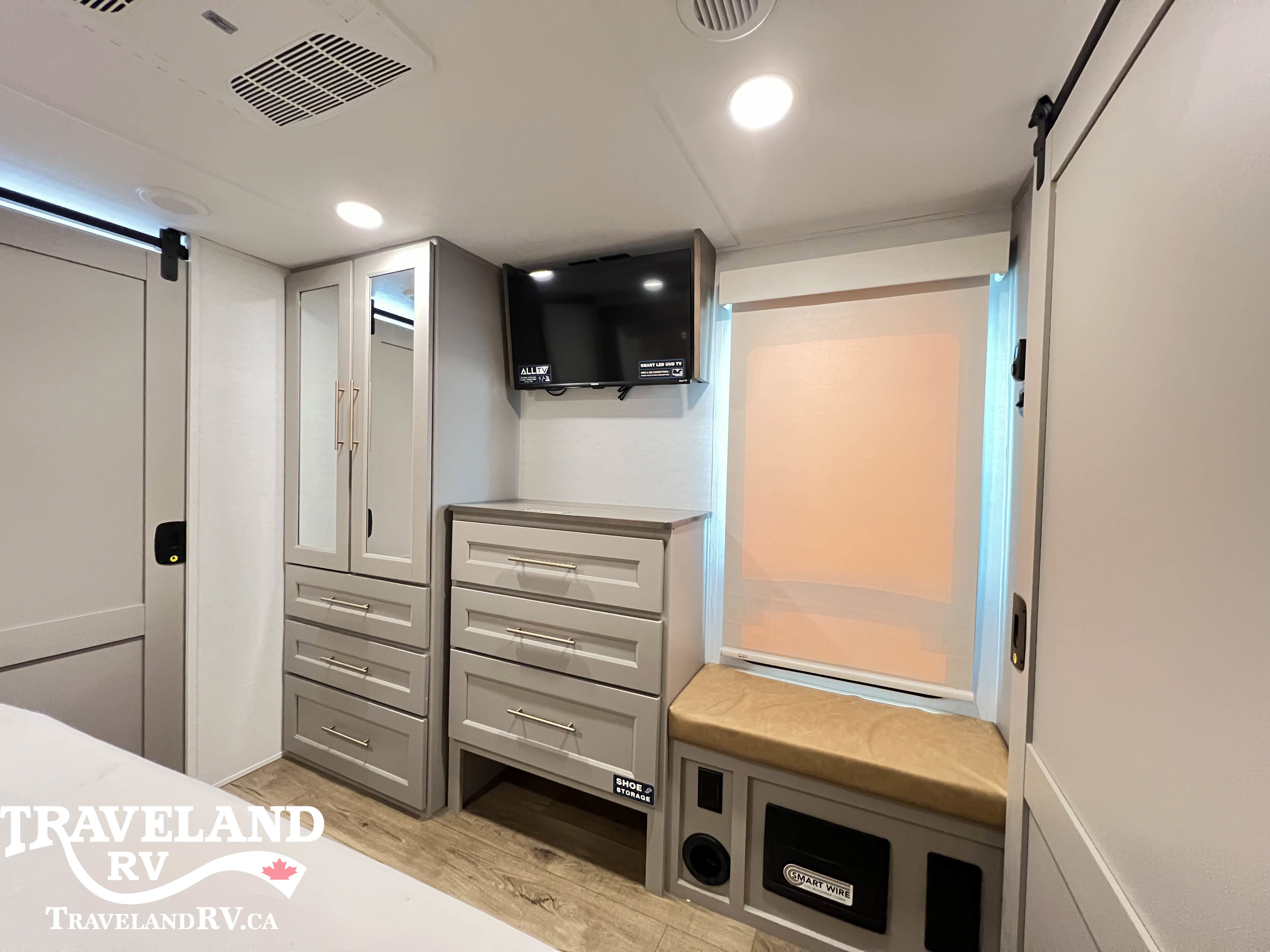 2026 Alliance RV Paradigm 385FL - Image 33
