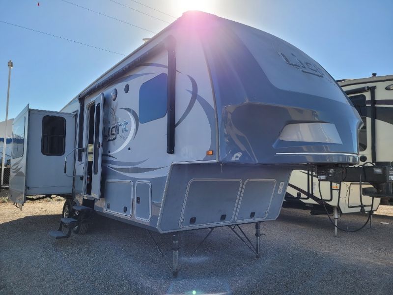 2016 Highland Ridge Light LF297RLS - Image 1