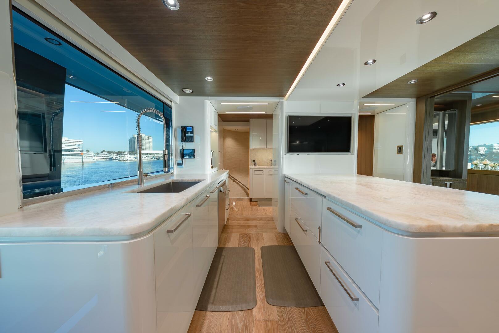 2018 Westport Raised Pilothouse - Image 14