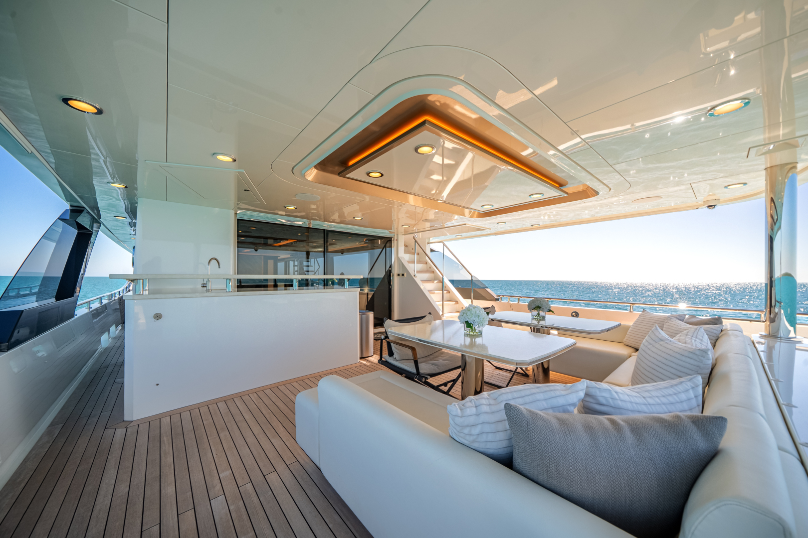 2022 Ocean Alexander 37L - Image 16