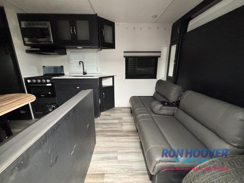 2023 FREEDOM EXPRESS 22SE - Image 3