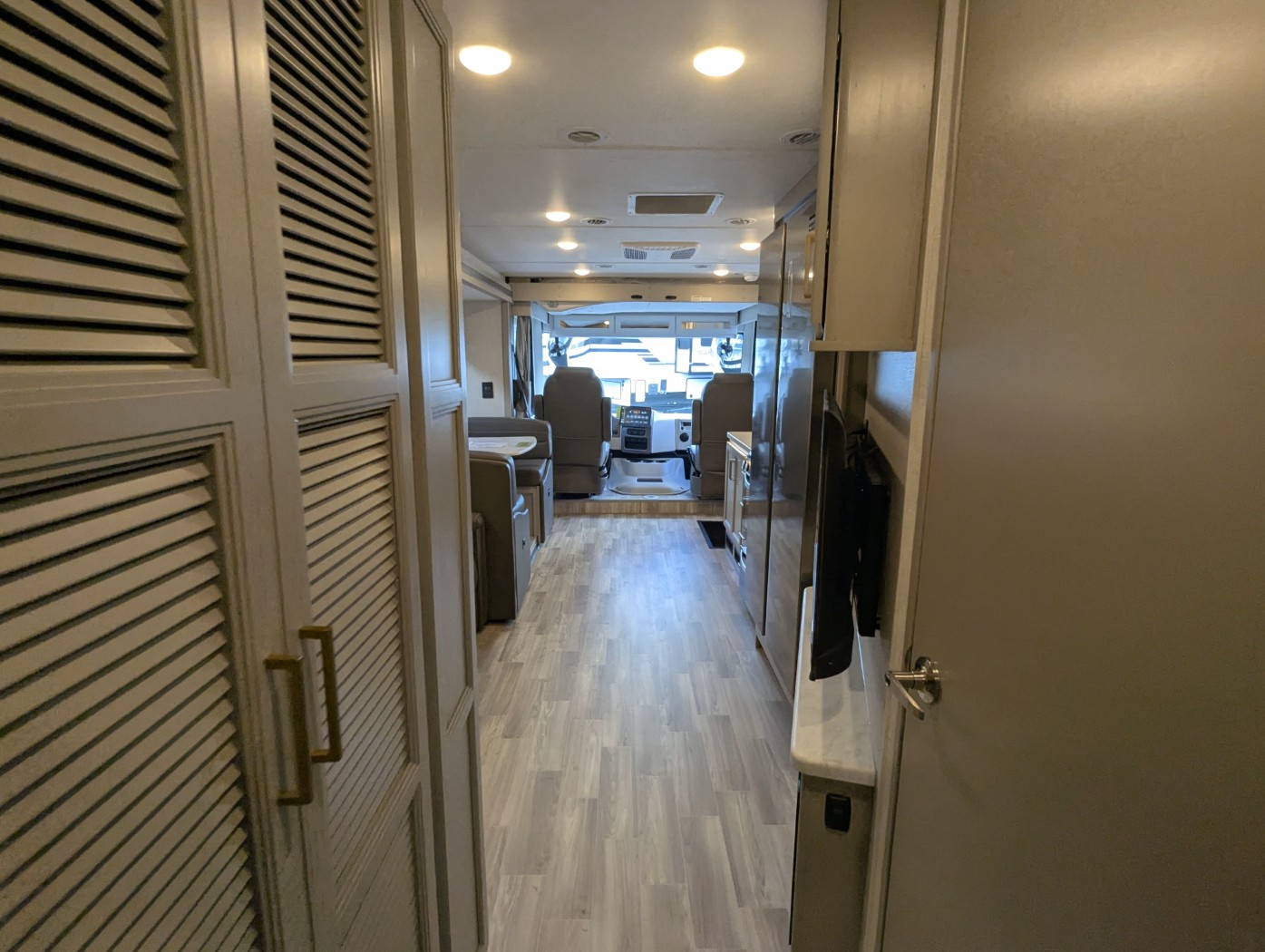 2026 Thor Motor Coach Windsport 35G - Image 30