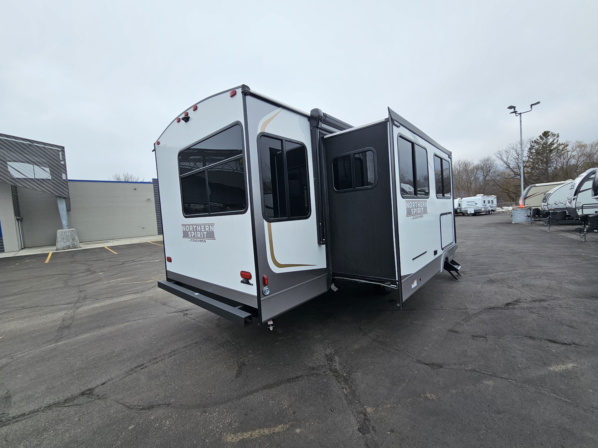 2026 Coachmen Northern Spirit 2975RL - Image 8