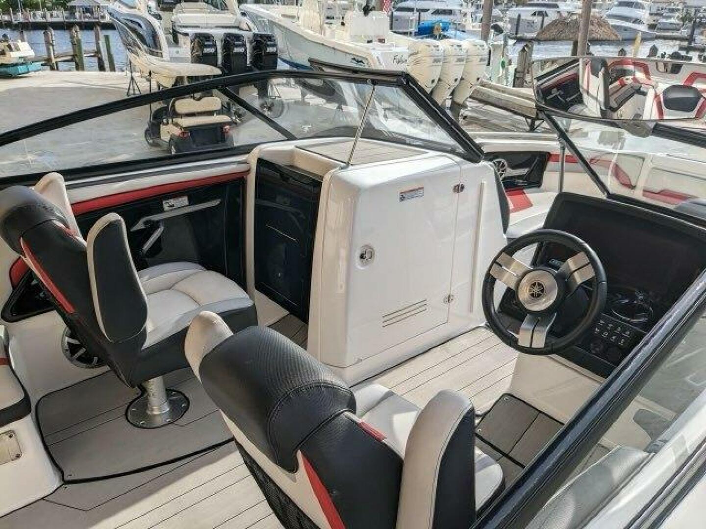 2020 Yamaha Boats 242X Base - Image 5