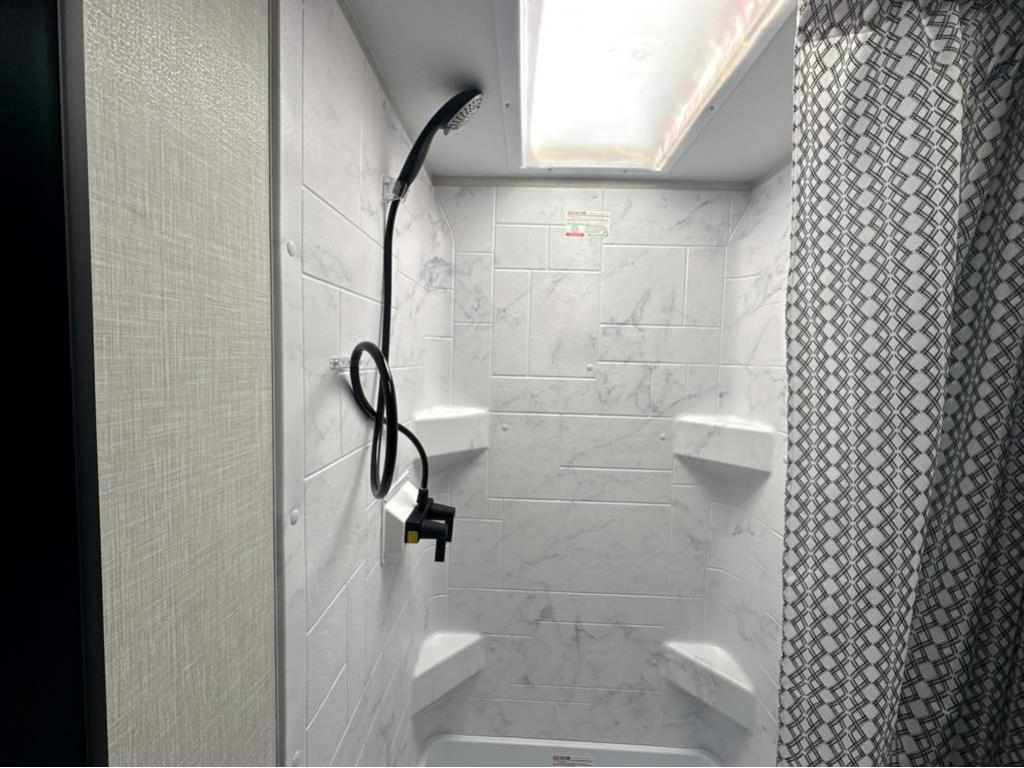 2026 VENTURE RV SPORTTREK STINGER 232VRL - Image 29