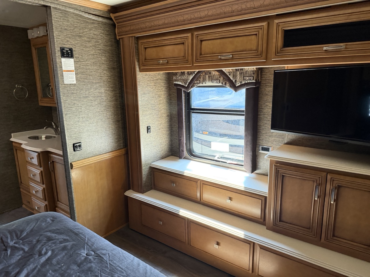 2016 Newmar Ventana LE 4044 - Image 21