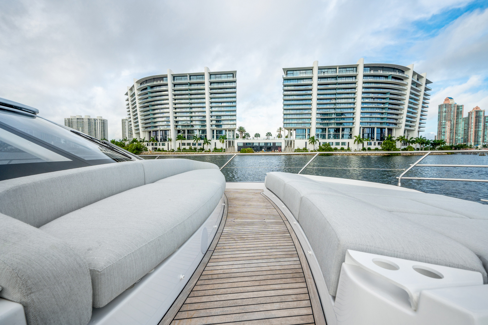 2023 Azimut 53 FLY Base - Image 44