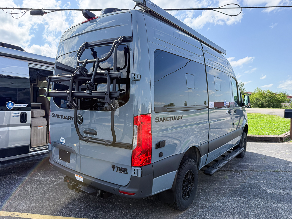 2025 THOR MOTORCOACH 19A - Image 9