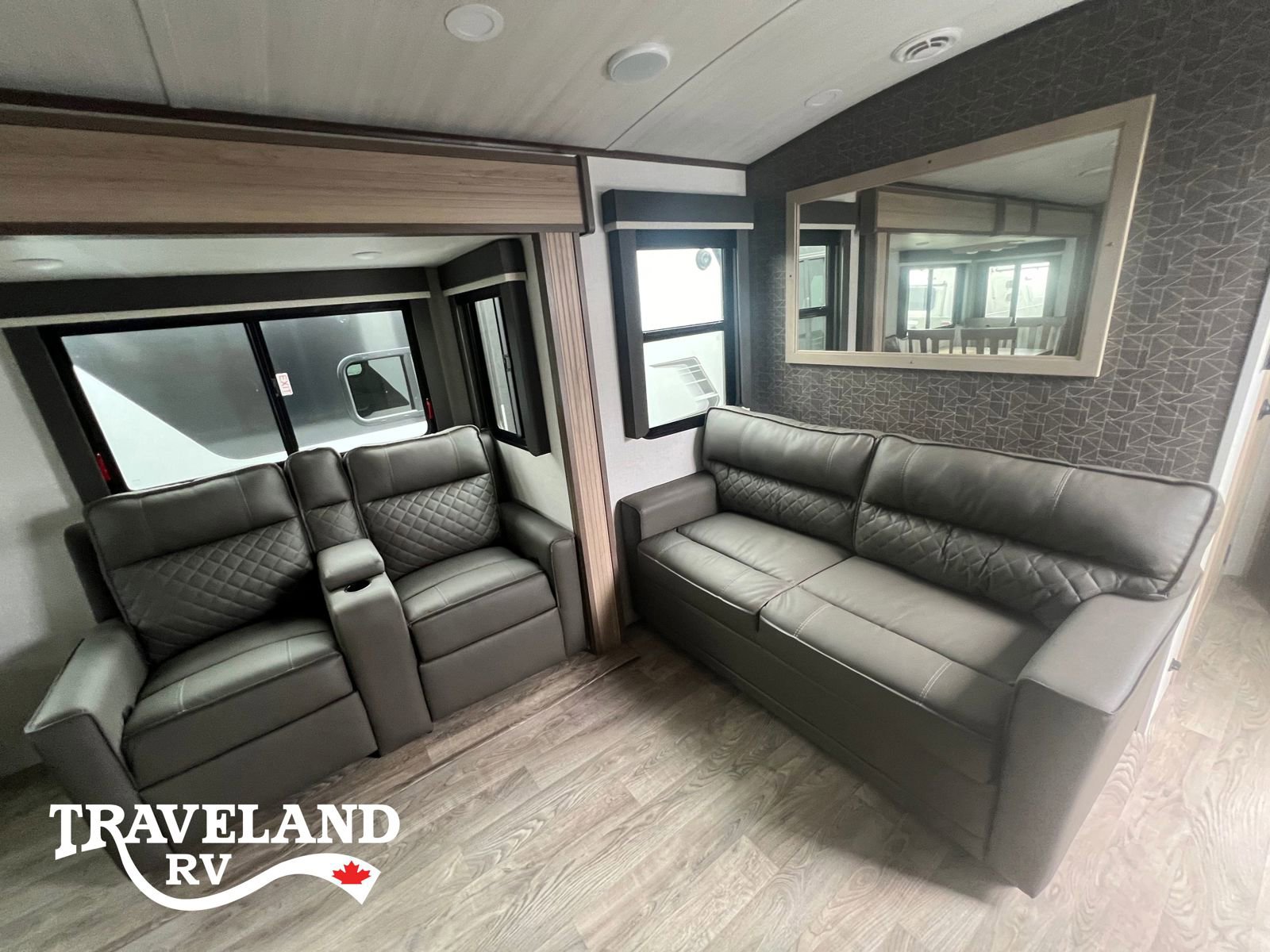 2025 Keystone Outback 332ML - Image 12