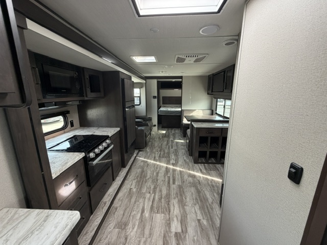 2021 GRAND DESIGN TRANSCEND XPLORER 240ML - Image 20