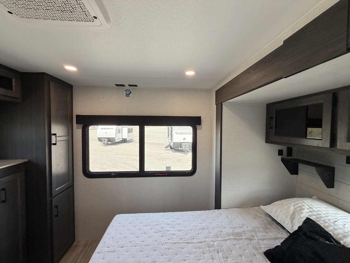 2026 VENTURE RV SPORTTREK 333VFK - Image 57