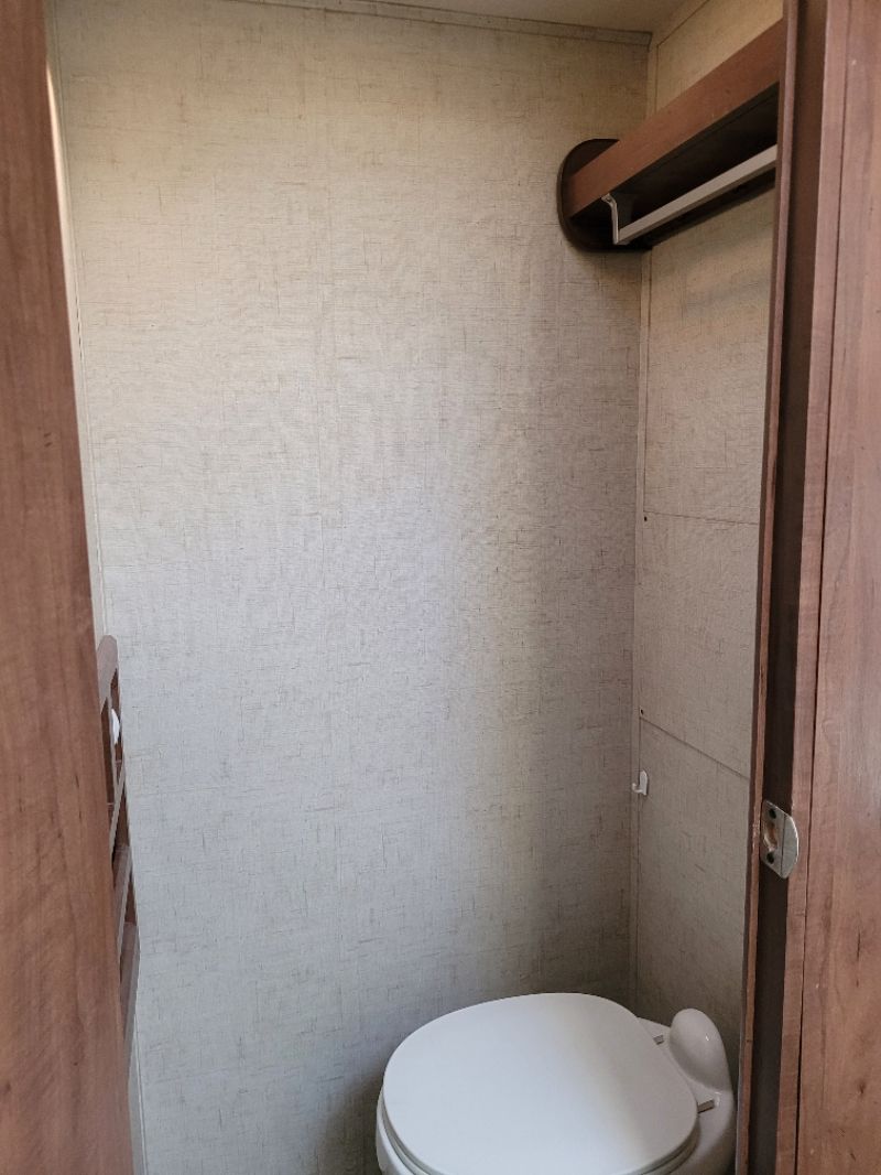 2015 Forest River Wildcat Maxx 242RLX - Image 4