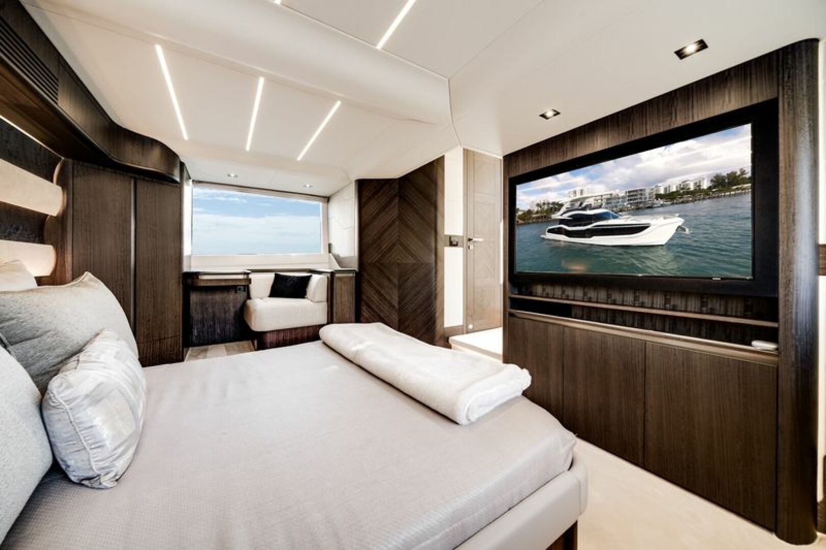 2024 Galeon 560 FLY Base - Image 12
