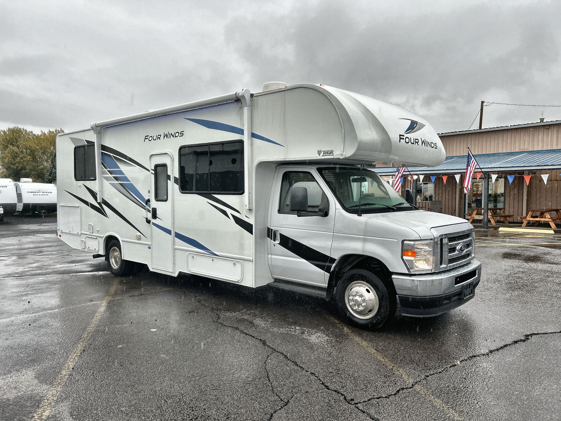 2025 Thor Motor Coach Four Winds 28Z - Image 6
