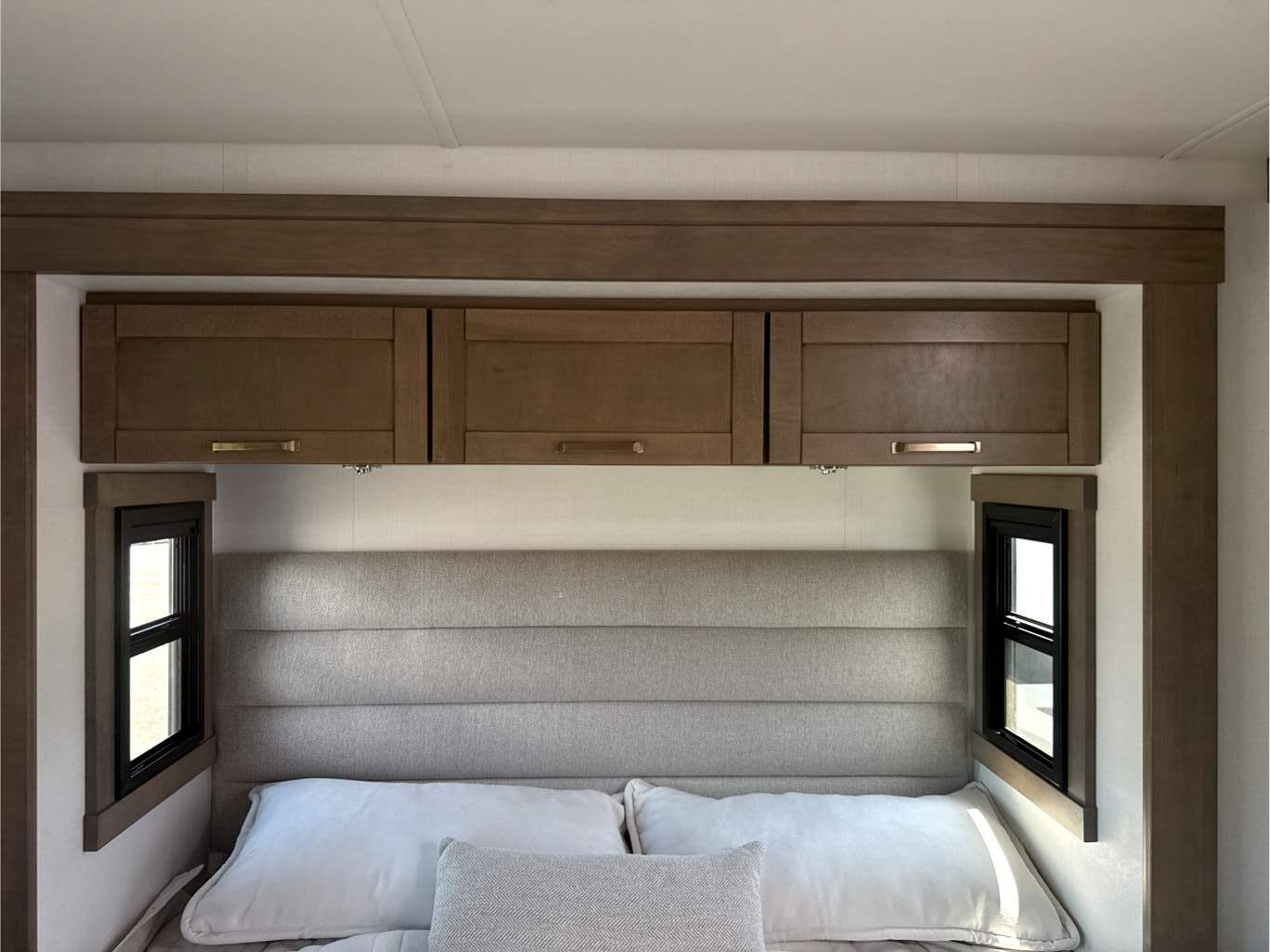 2027 ENTEGRA COACH VISION XL 31UL - Image 23
