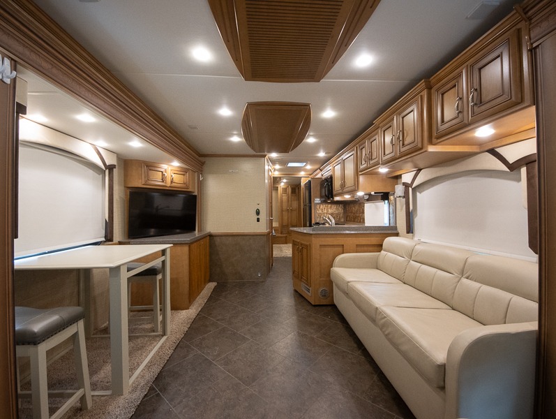 2015 Newmar Ventana 3436 - Image 10