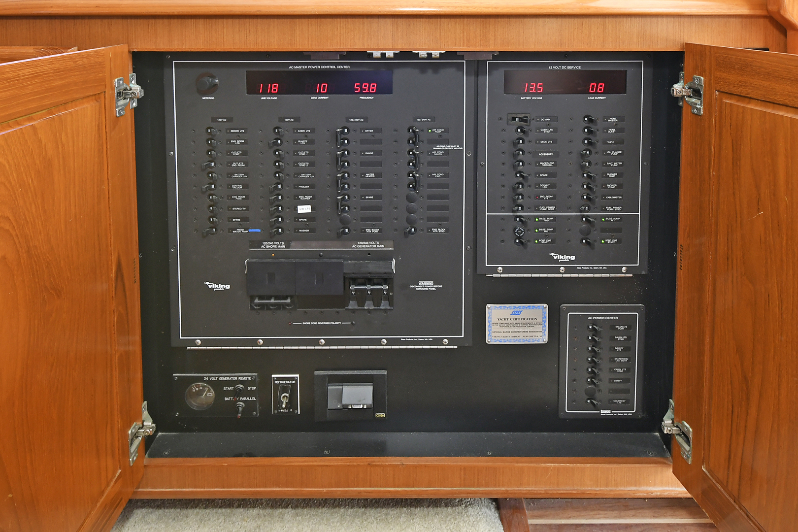 1997 Viking 47 Convertible - Image 31