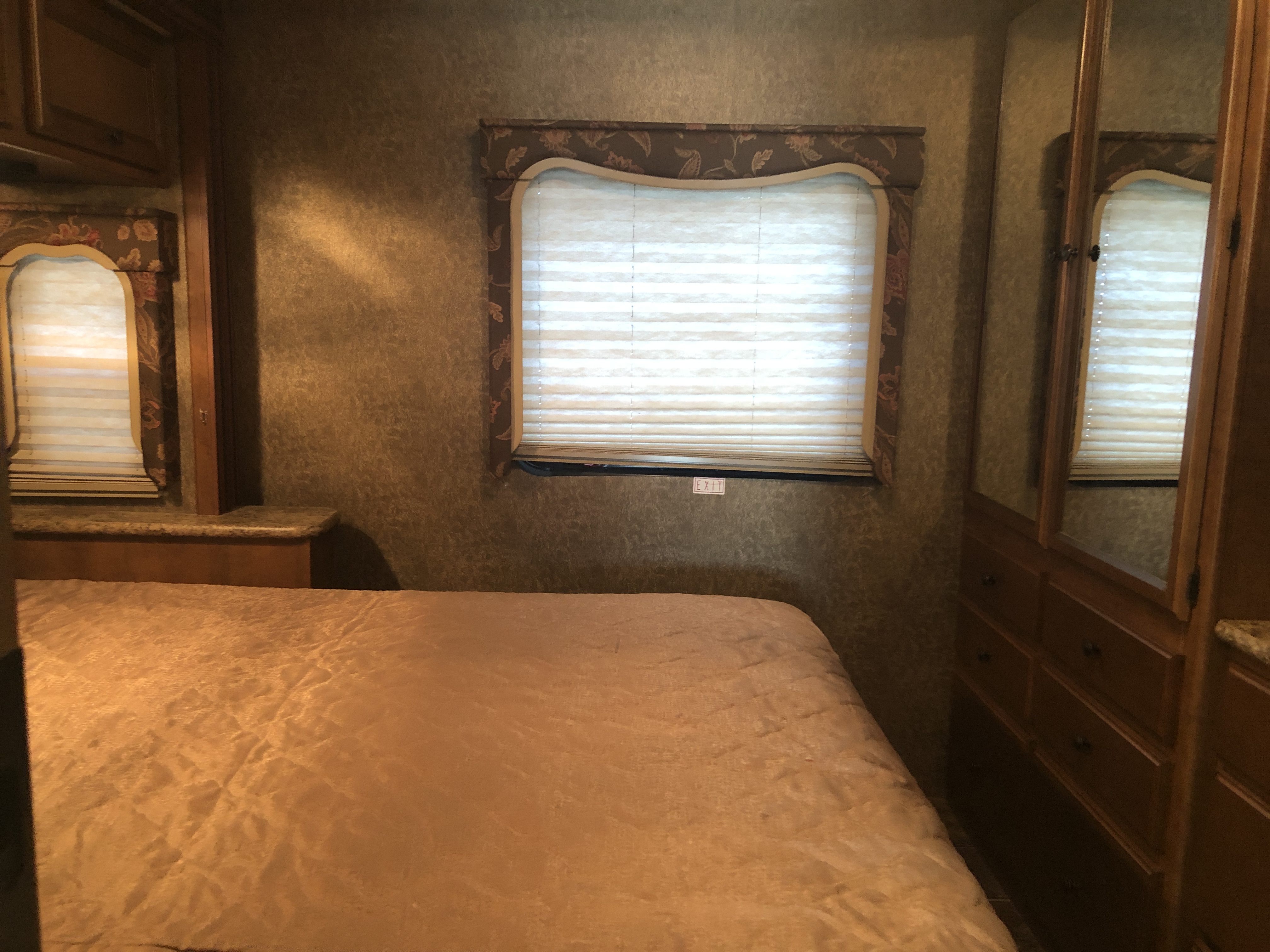 2013 Thor Motor Coach Windsport 32A - Image 14