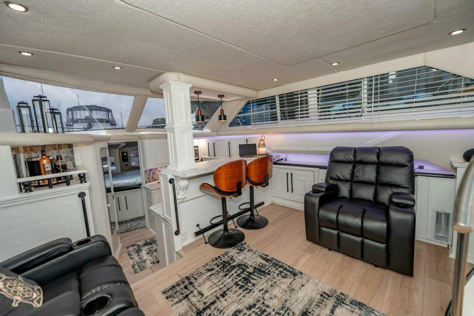 1991 Cruisers Yachts 3850 Aft Cabin - Image 9