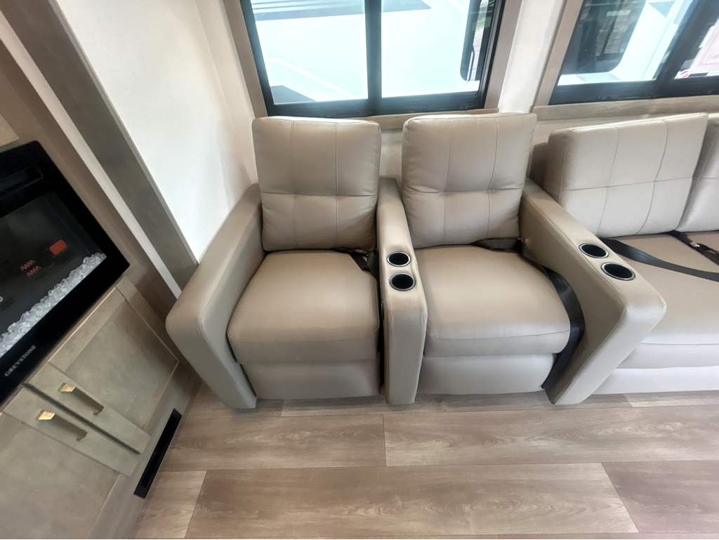 2027 ENTEGRA COACH VISION XL 36C - Image 21