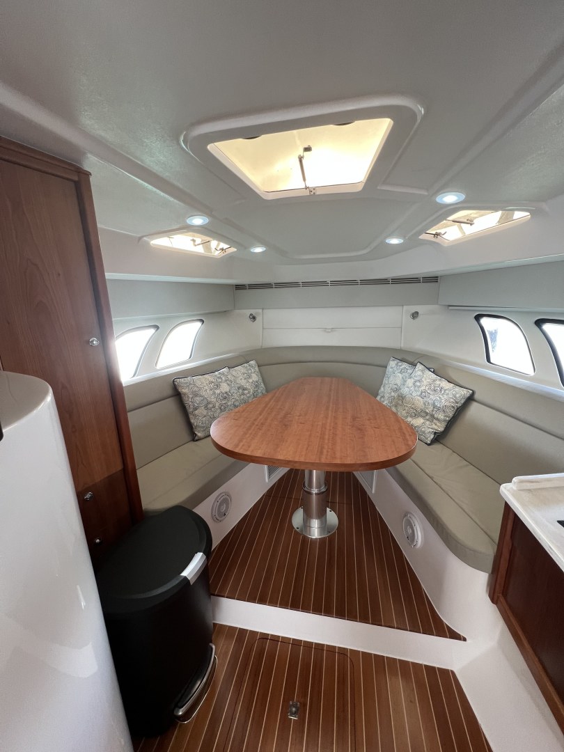 2019 Intrepid 475 Sport Yacht - Image 21