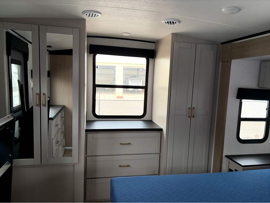 2027 JAYCO JAY FEATHER 26FK - Image 19