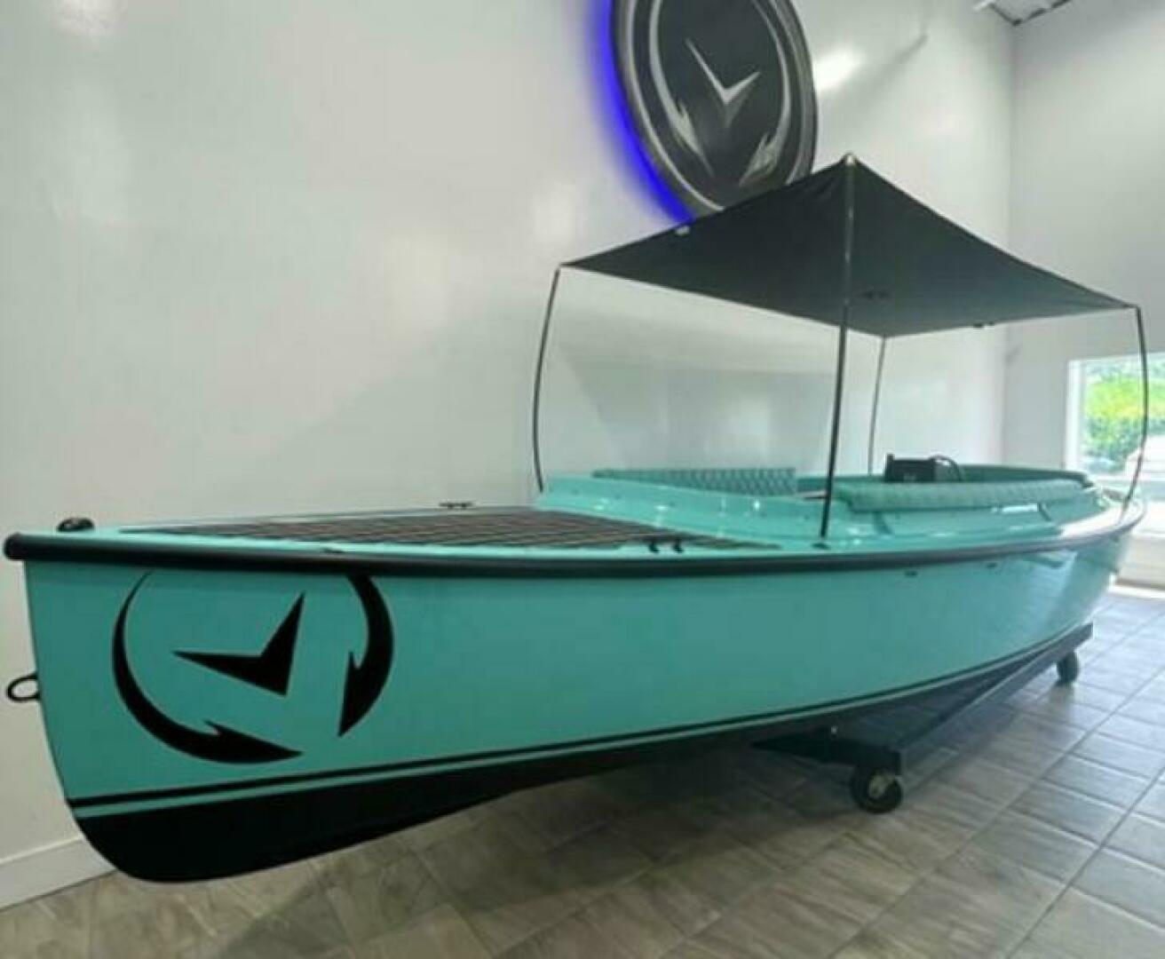 2024 Vision WX Tritoon - Image 7