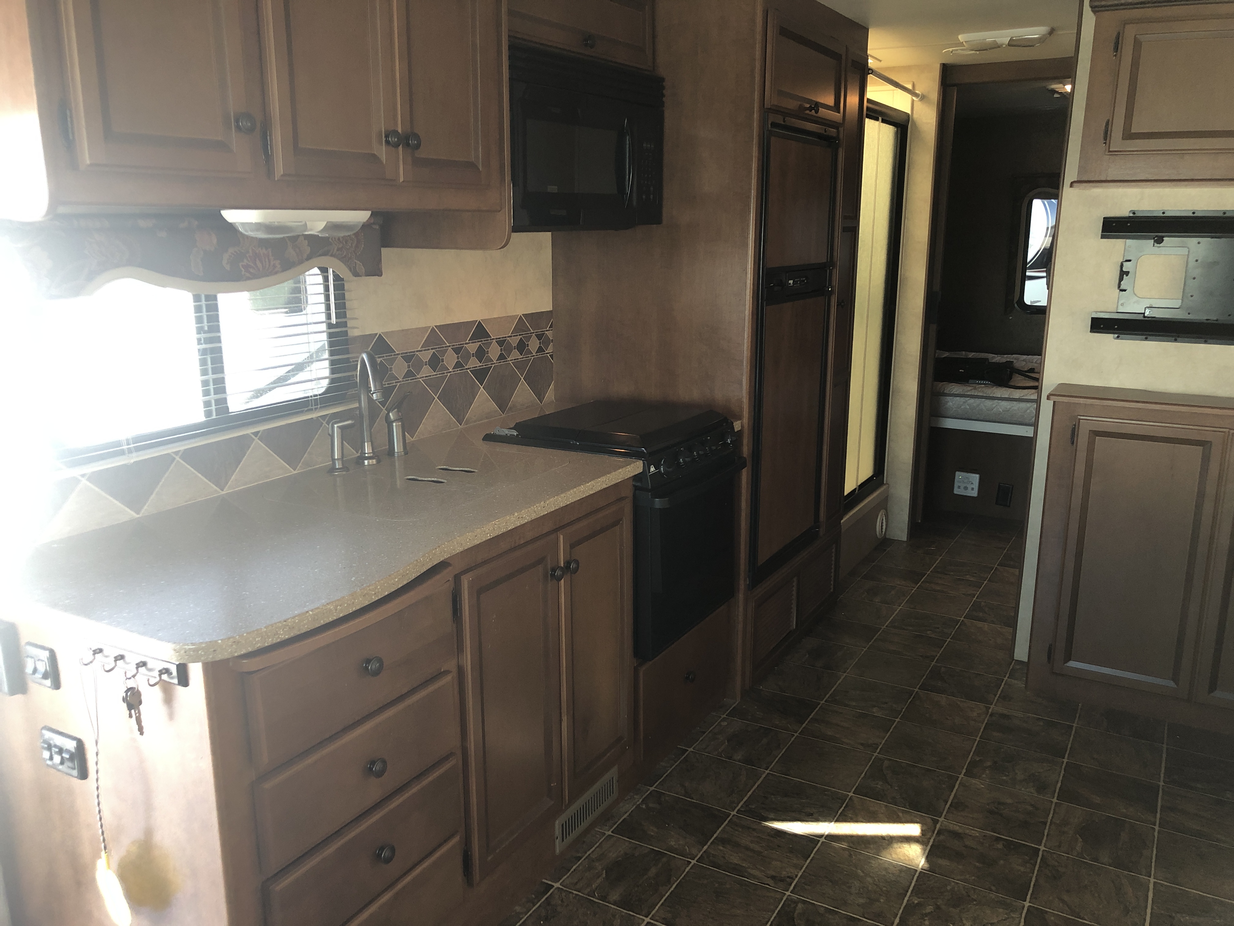 2013 Thor Motor Coach Windsport 32A - Image 9