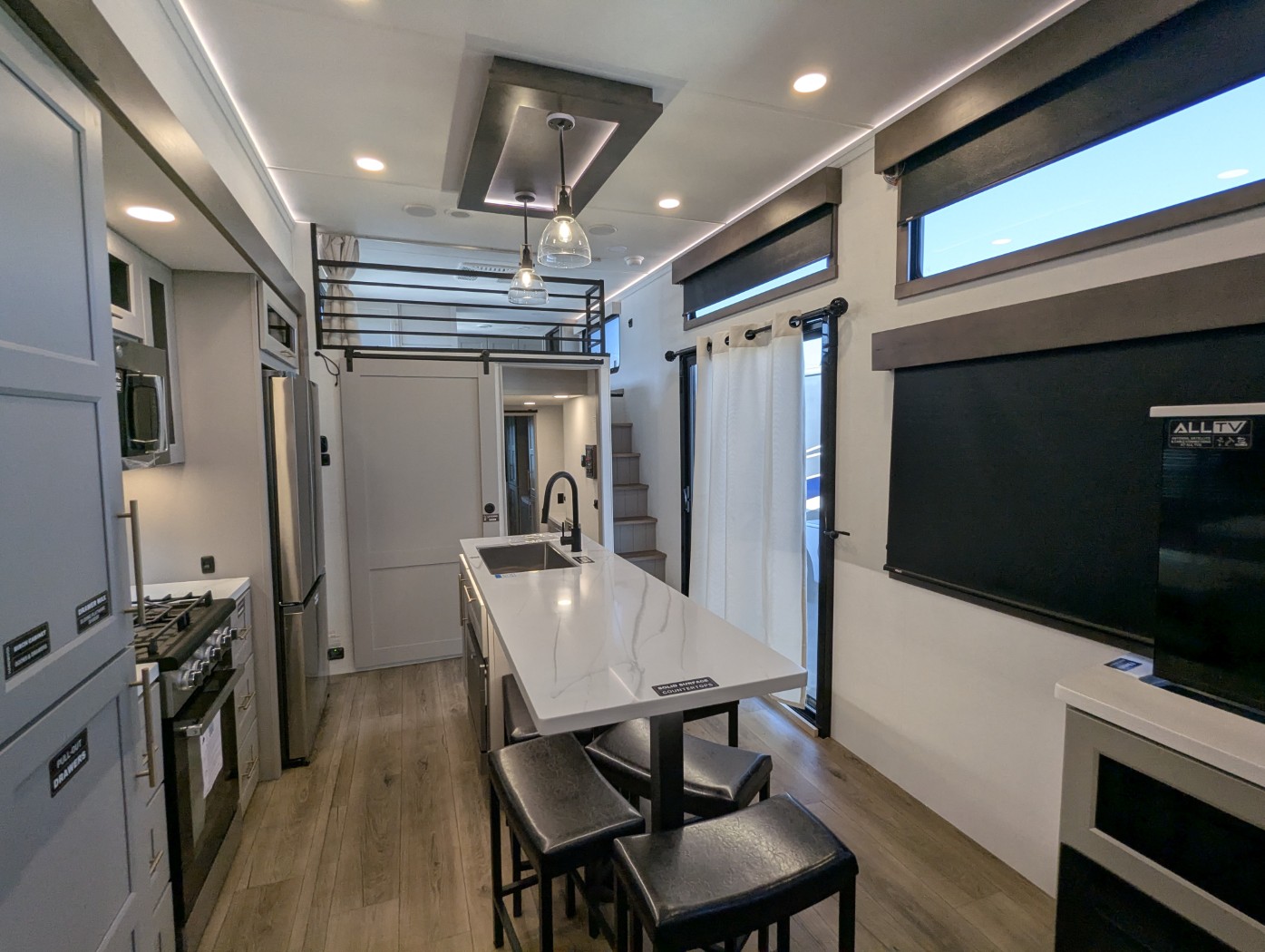 2026 Alliance RV Benchmark 44LFT - Image 16
