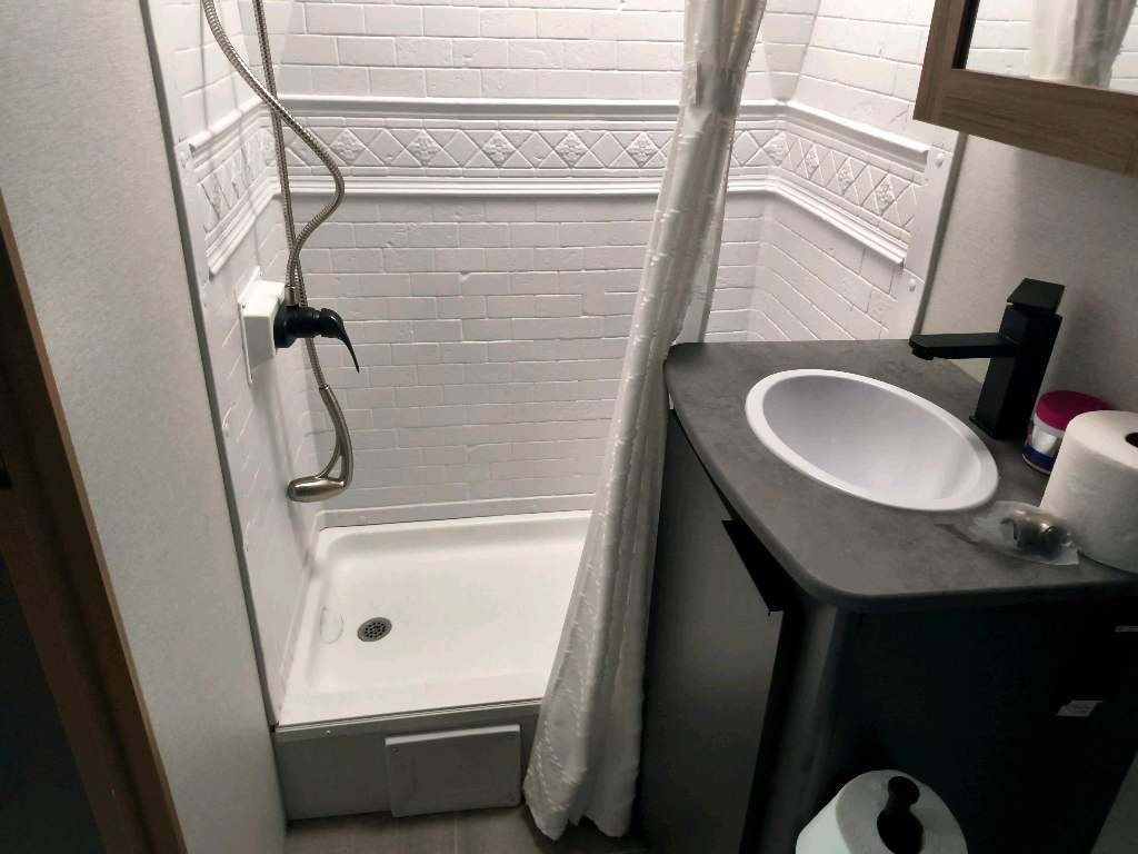 2025 HEARTLAND CORTERRA 33.3BH - Image 23