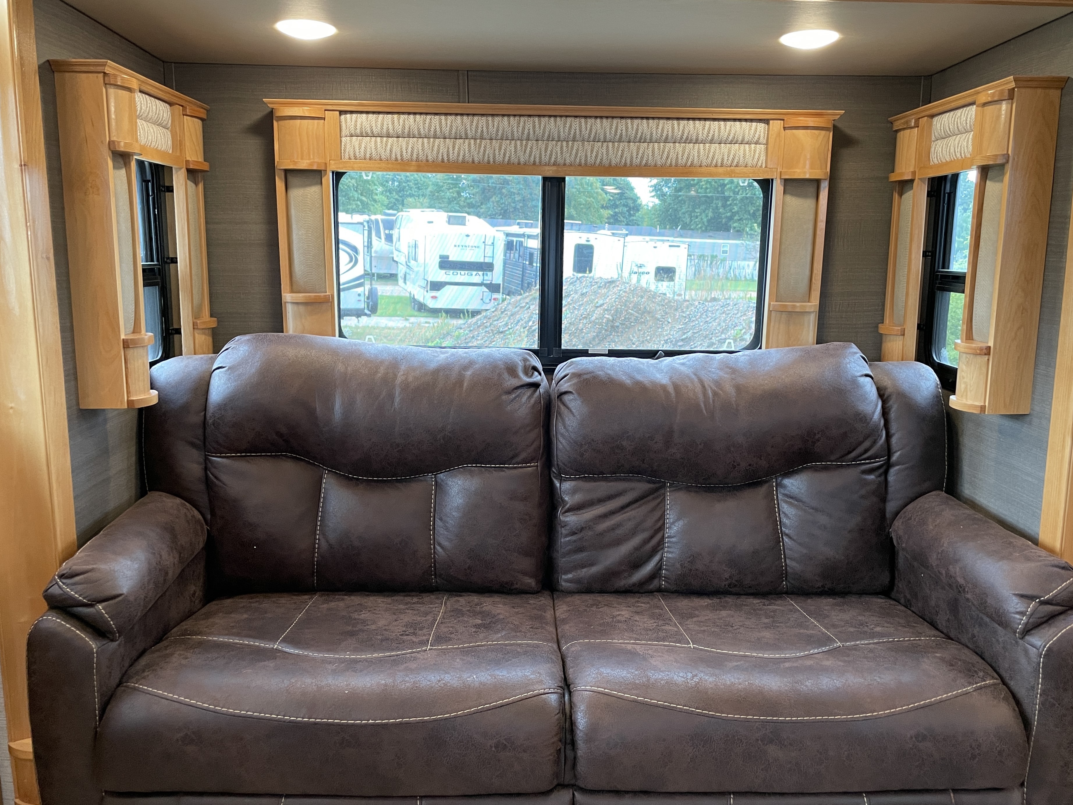 2020 Vanleigh RV Beacon 42RDB - Image 14