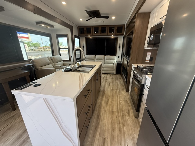 2027 Keystone Montana 3100RL - Image 5