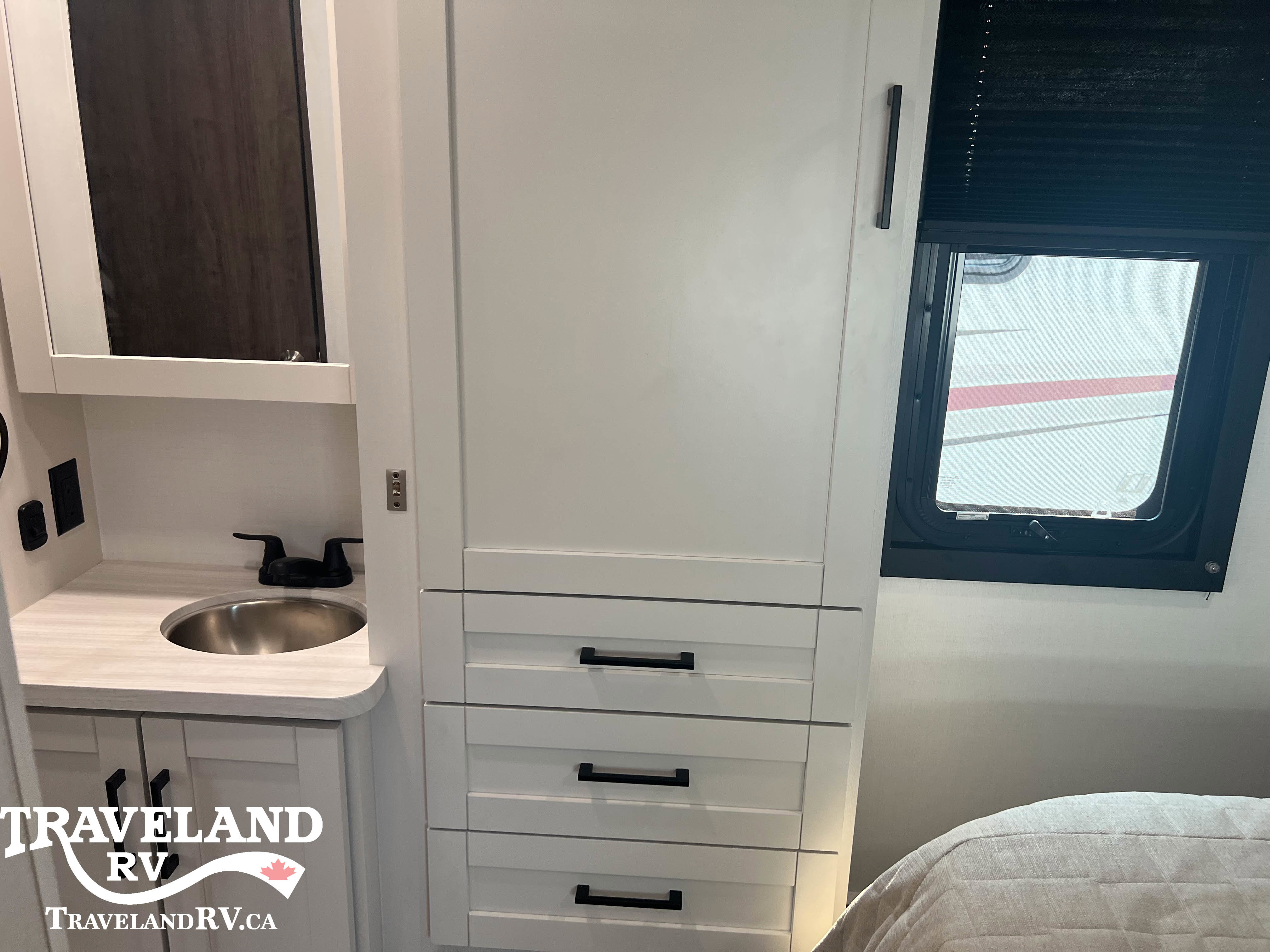 2026 Entegra Coach Odyssey 30Z - Image 28