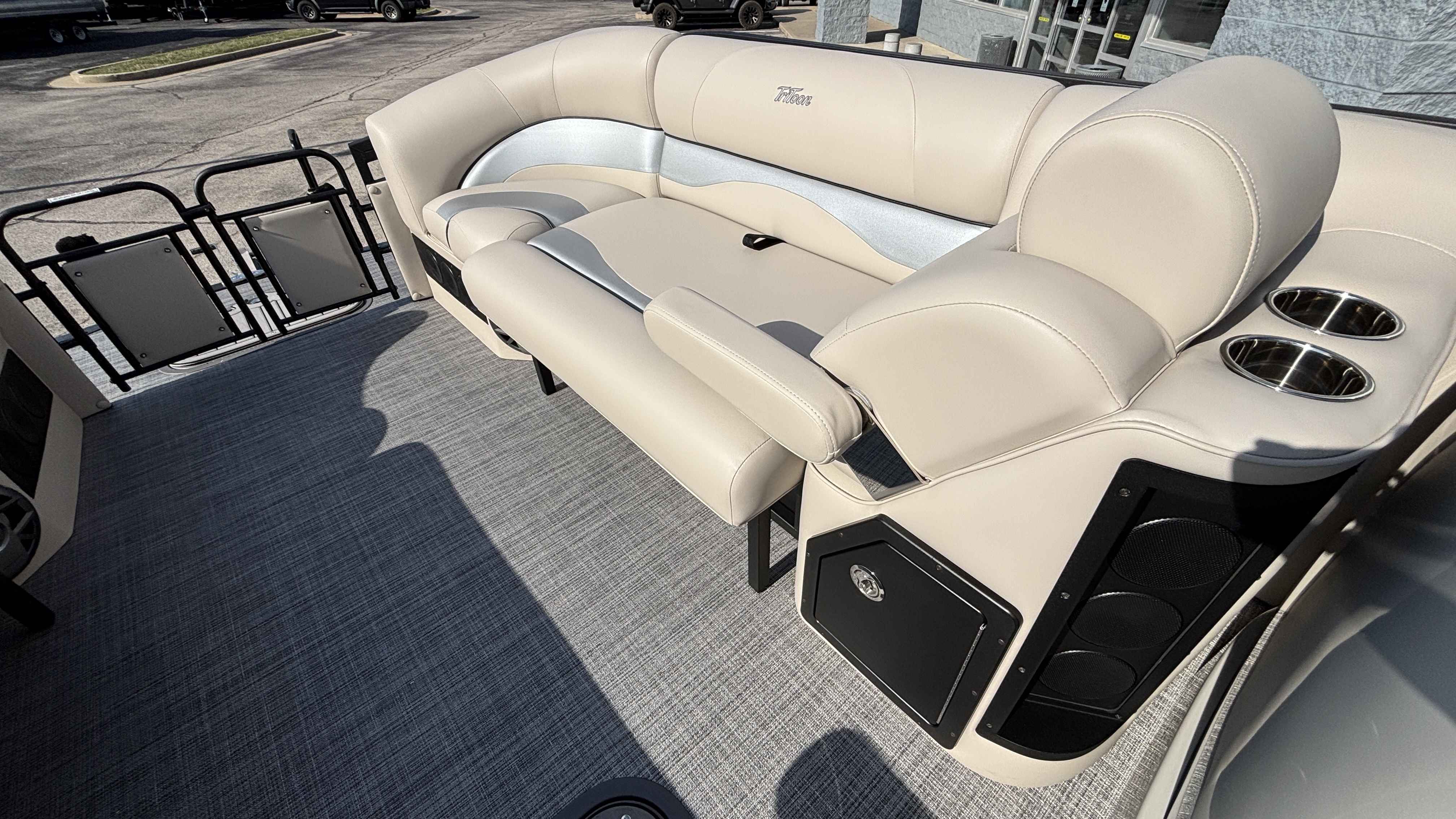 2026 JC Pontoon NepToon 25TT Sport DSL - Image 12