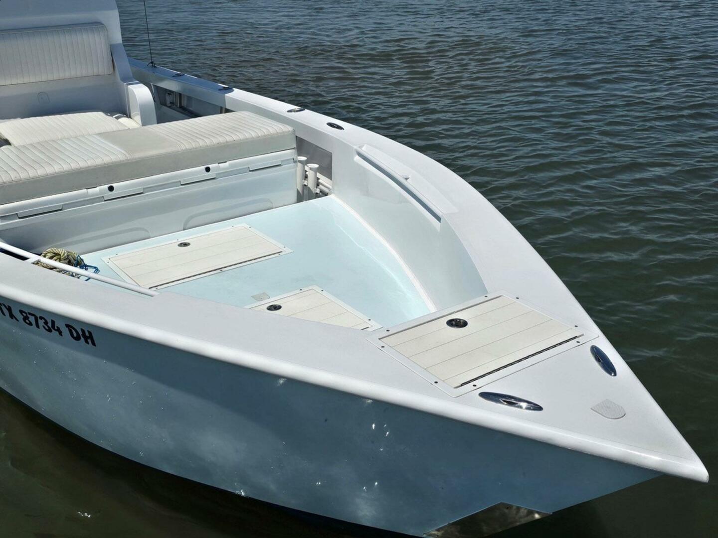 2012 Contender Custom 33 Center Console - Image 6