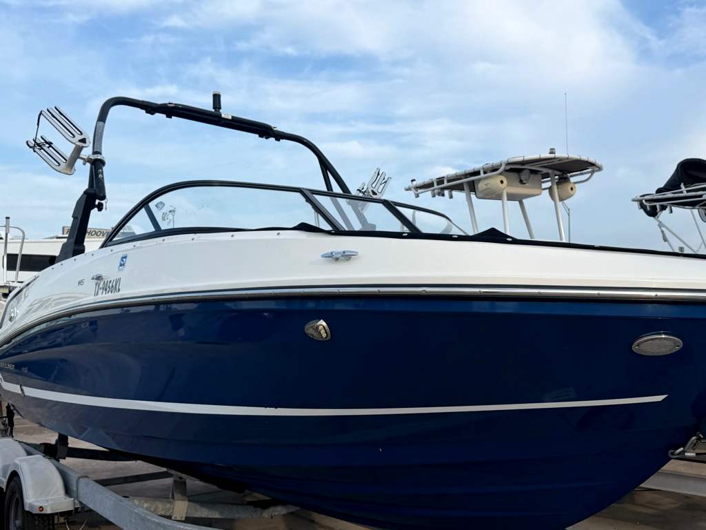 2022 Bayliner VR5 Base - Image 2
