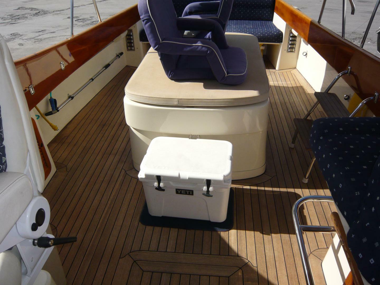 1998 Hinckley 36 Classic - Image 16