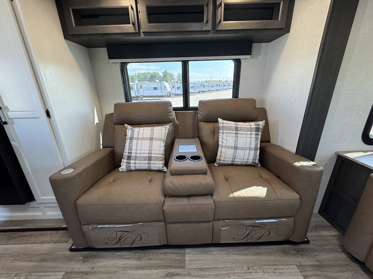 2026 VENTURE RV SPORTTREK 333VMI - Image 19
