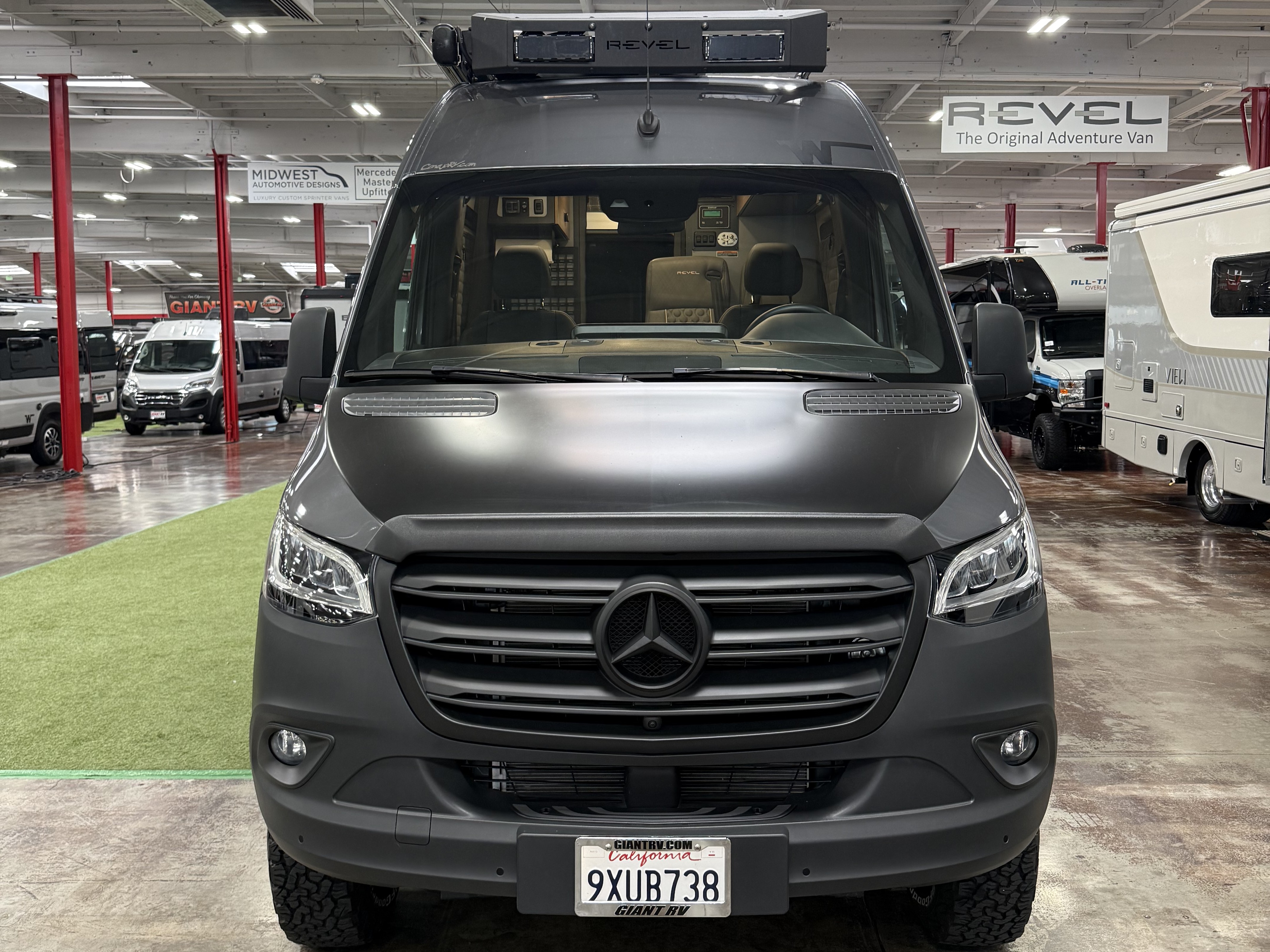 2025 WINNEBAGO REVEL BMB44E - Image 2